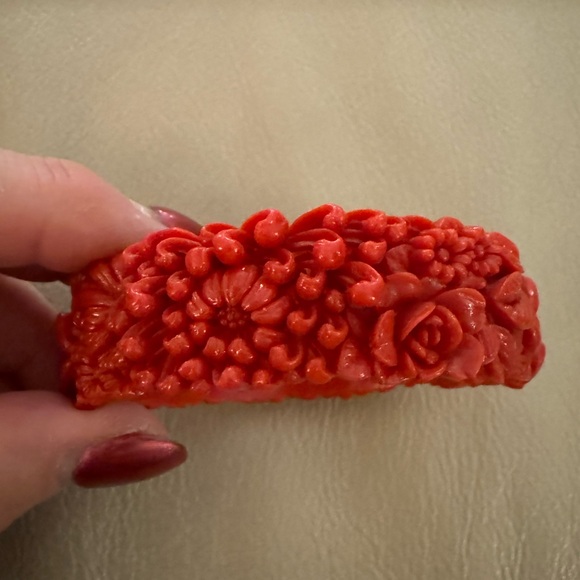 1930s/40s Early Plastic Art Deco Deeply Carved/Moulded Red Celluloid Bangle - Picture 4 of 8